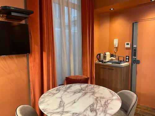 Suite Familiar del hotel 33 Marbeuf. Foto 12