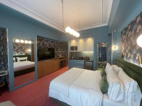 Suite Junior Eiffel del hotel 33 Marbeuf. Foto 6