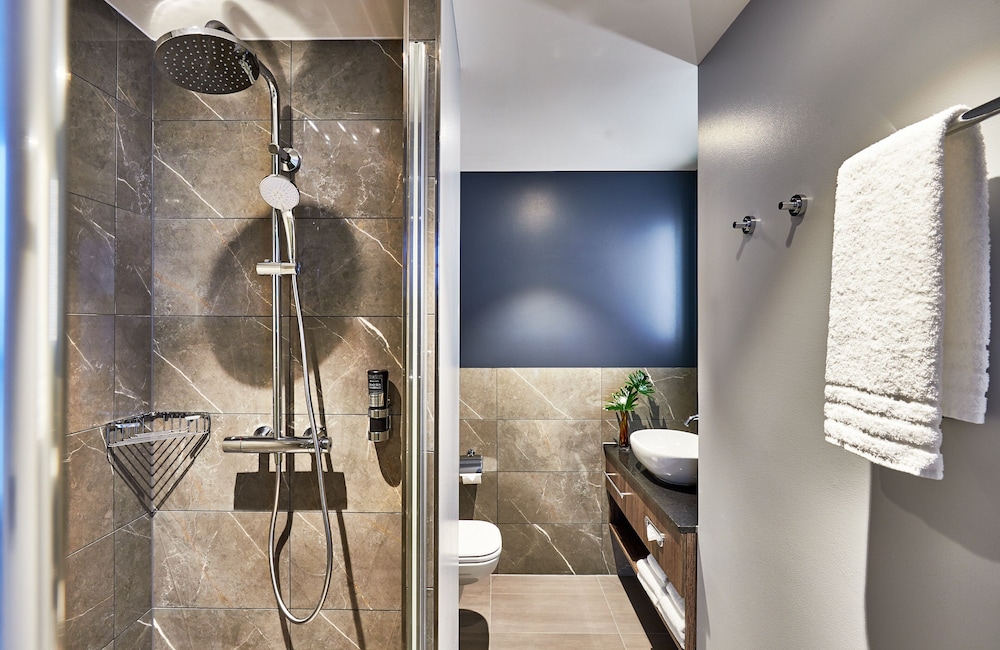 Habitación Confort (Down To Earth) del hotel NYX Warsaw by Leonardo. Foto 17
