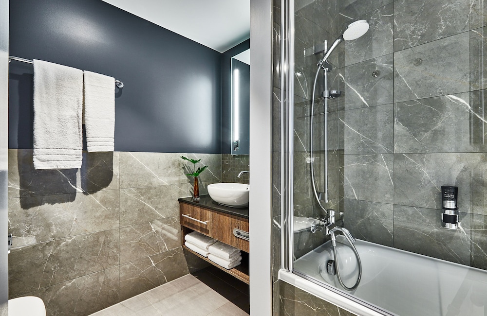 Suite junior (NYX) del hotel NYX Warsaw by Leonardo. Foto 8