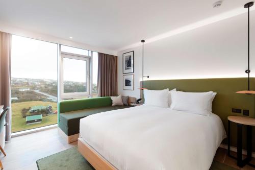 Habitación con vistas - Cama grande del hotel Hilton Garden Inn Faroe Islands. Foto 3