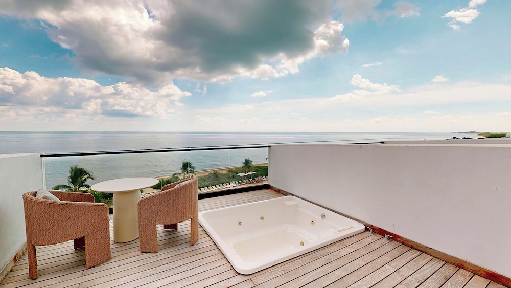 F&F Sundeck Suite del hotel AVA Resort Cancun - All Inclusive. Foto 11