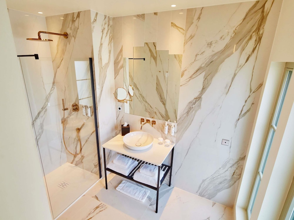Habitación Deluxe, 1 cama doble del hotel La Licorne and Spa Troyes MGallery. Foto 4