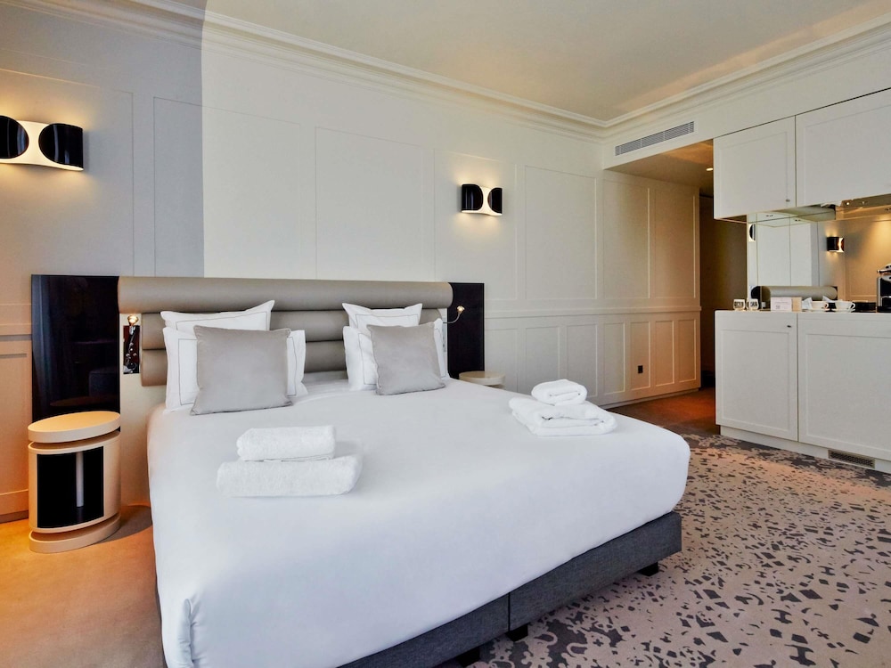 Habitación Deluxe, 1 cama doble, terraza del hotel La Licorne and Spa Troyes MGallery. Foto 1