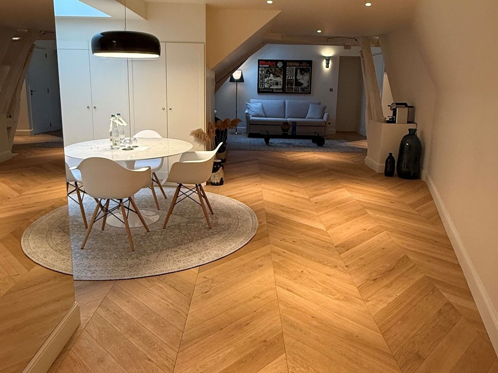 Suite superior, 1 cama de matrimonio grande con sofá cama del hotel La Licorne and Spa Troyes MGallery