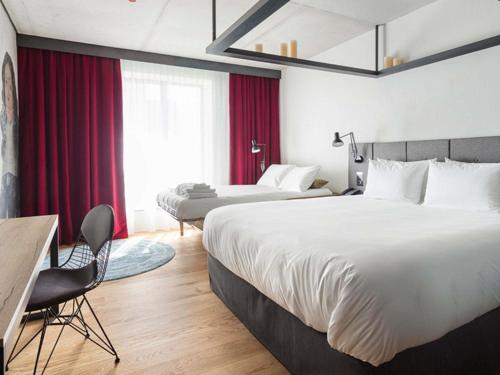 Habitación Familiar Clásica del hotel The Bridge Wroclaw - MGallery. Foto 1