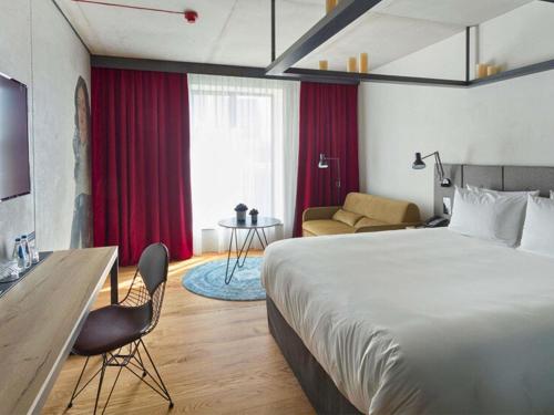 Habitación Familiar Clásica del hotel The Bridge Wroclaw - MGallery. Foto 3