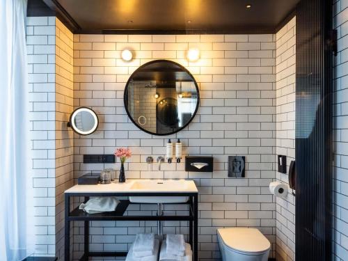 Suite Junior del hotel The Bridge Wroclaw - MGallery. Foto 2
