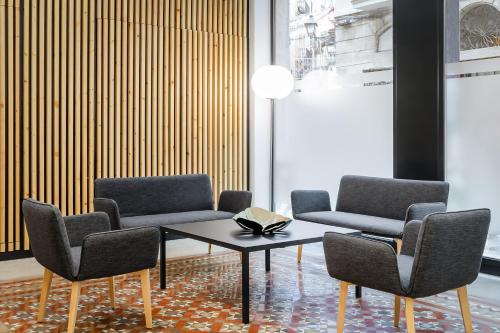 Habitación Doble Estándar - 1 o 2 camas del hotel Raval House. Foto 13