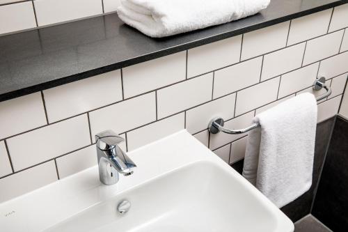 Habitación Familiar del hotel ibis London Sutton Point. Foto 1