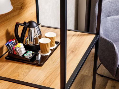 Habitación Doble Accesible del hotel ibis London Sutton Point. Foto 9
