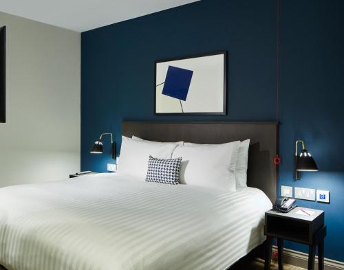 Suite Estudio adaptada para personas de movilidad reducida del hotel Residence Inn by Marriott London Bridge. Foto 1