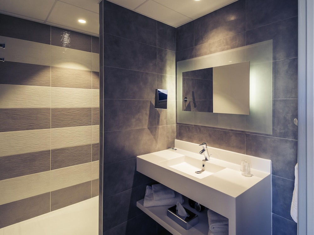 Habitación Clásica - camas gemelas del hotel Mercure Cherbourg Centre Port. Foto 3