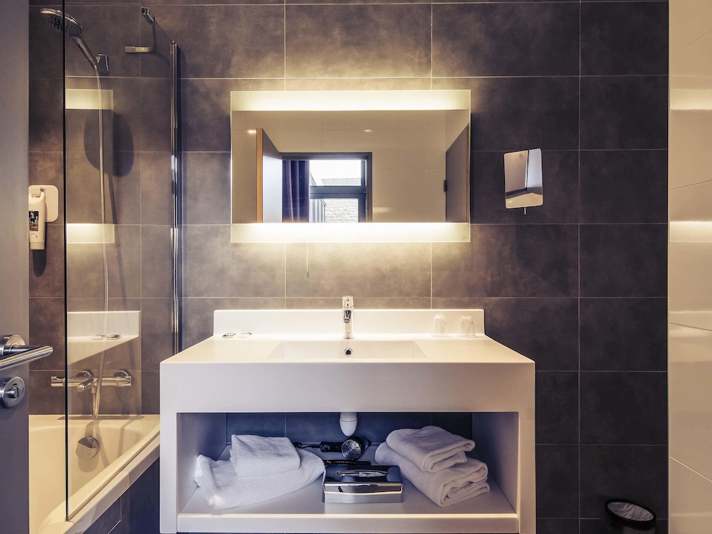 Habitación Clásica - camas gemelas del hotel Mercure Cherbourg Centre Port. Foto 4