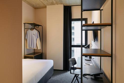 Habitación Individual Estándar del hotel The Social Hub San Sebastián. Foto 2