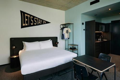 Estudio Deluxe del hotel The Social Hub San Sebastián. Foto 2