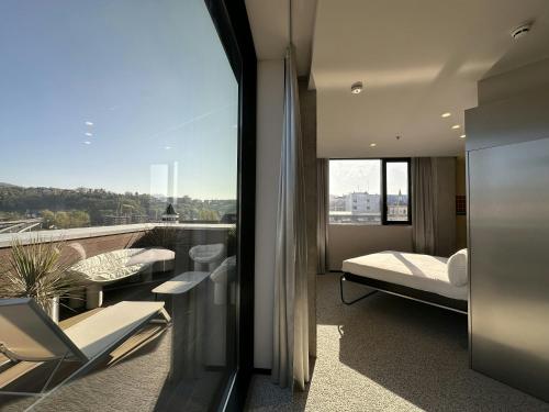 Suite Deluxe del hotel The Social Hub San Sebastián. Foto 3