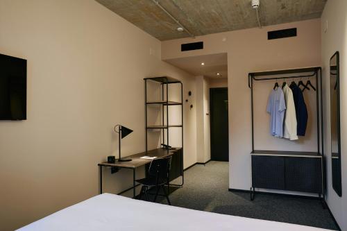 Habitación Estándar - 1 cama grande del hotel The Social Hub San Sebastián. Foto 2