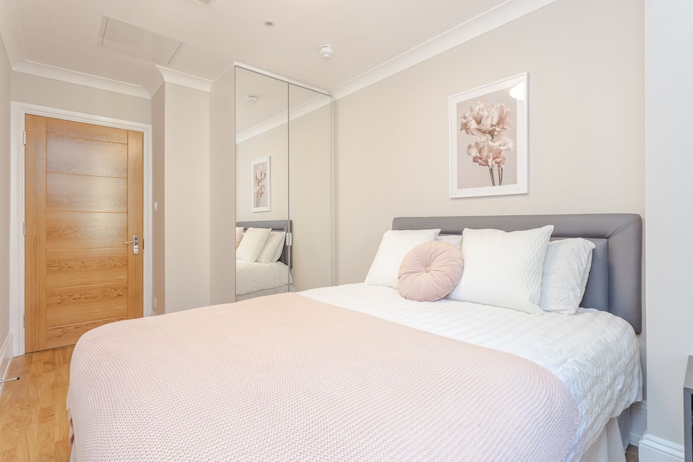 One Bedroom Apartment with Double Sofa Bed del hotel Cleveland Residences Kensington. Foto 11