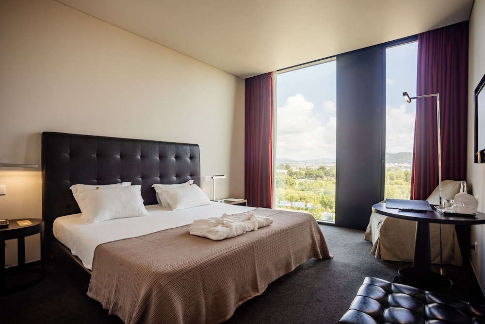 Habitación con 1 cama doble o 2 individuales (Massage Package) del hotel Axis Viana Business and Spa