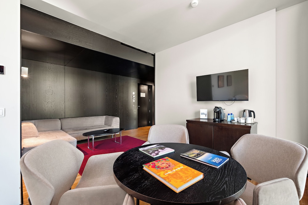 Habitación familiar del hotel Axis Viana Business and Spa. Foto 4