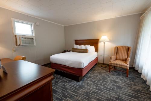 Alojamiento en lo alto de la cara norte de la colina - 1 cama grande del hotel Scotty's Lakeside Resort