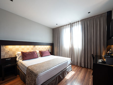 Junior suite Piscina Privada del hotel Catalonia Port. Foto 1