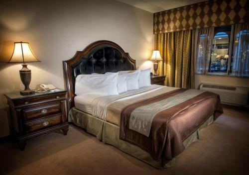 Suite con bañera de hidromasaje - Cama extragrande del hotel Garden Place. Foto 6