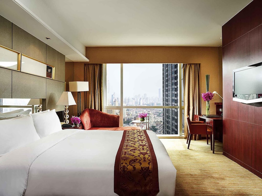 HABITACIÓN DE LUJO, Una Cama King - size, Vistas al Lago del hotel Sofitel Nanjing Galaxy Suning. Foto 3