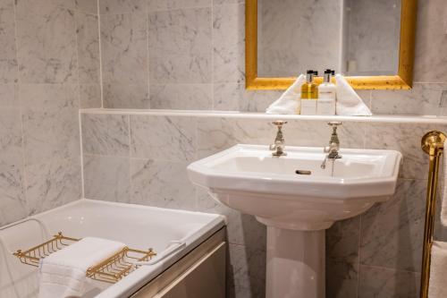 Habitación Doble Superior del hotel Red Lion, Hillingdon. Foto 17