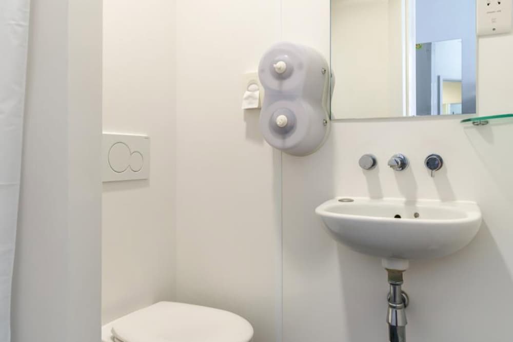 Habitación, baño privado (4 Bed Private) del hotel Yha London Central - Hostel. Foto 5