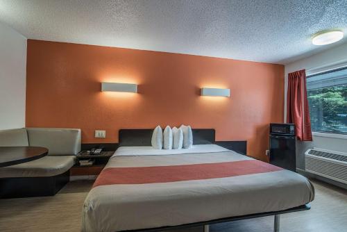 Habitación - 1 cama extragrande - No fumadores del hotel Motel 6 Albany, Ny - Airport. Foto 2