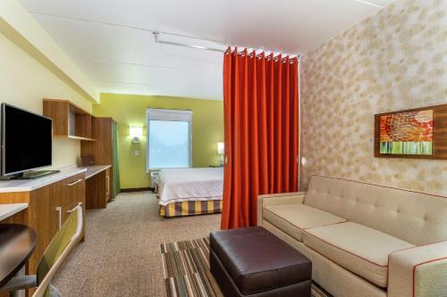 Suite Estudio con cama King - No fumadores del hotel Home2 Suites By Hilton Albany Wolf Rd. Foto 4