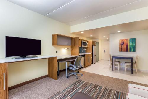 Suite con 1 dormitorio y cama grande - No fumadores del hotel Home2 Suites By Hilton Albany Wolf Rd