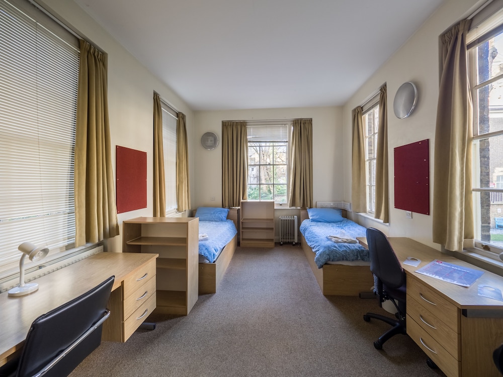 Habitación básica con 2 camas individuales, 2 camas individuales, baño compartido del hotel Lse Passfield Hall - Campus Accommodation