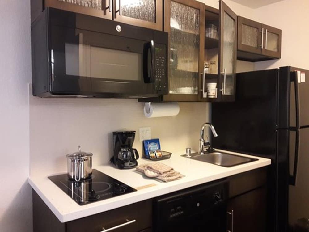 Suite estudio, 1 cama de matrimonio, accesible para personas con discapacidad (Mobility) del hotel Candlewood Suites East Syracuse - Carrier Circle, An Ihg. Foto 4