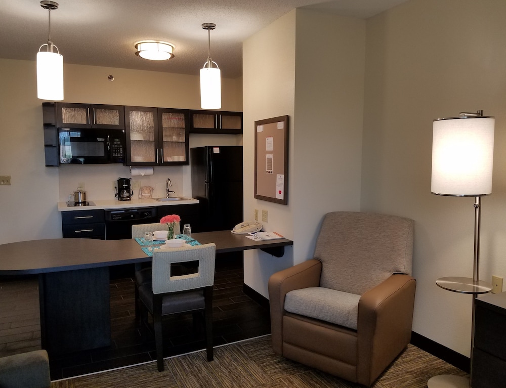 Suite estudio, 1 cama de matrimonio del hotel Candlewood Suites East Syracuse - Carrier Circle, An Ihg. Foto 3