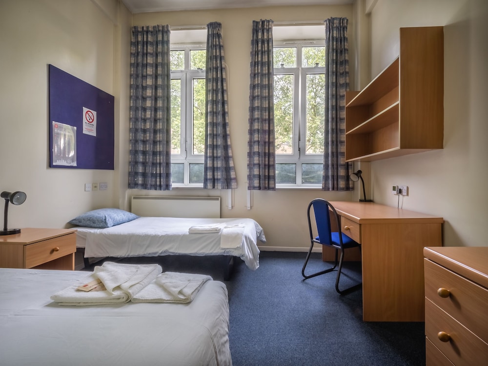Habitación básica con 2 camas individuales, 2 camas individuales del hotel Lse Bankside House - Campus Accommodation. Foto 1
