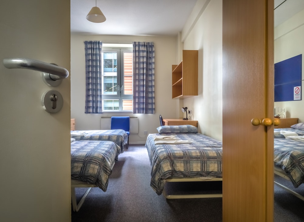Habitación triple básica, 3 camas individuales del hotel Lse Bankside House - Campus Accommodation. Foto 4