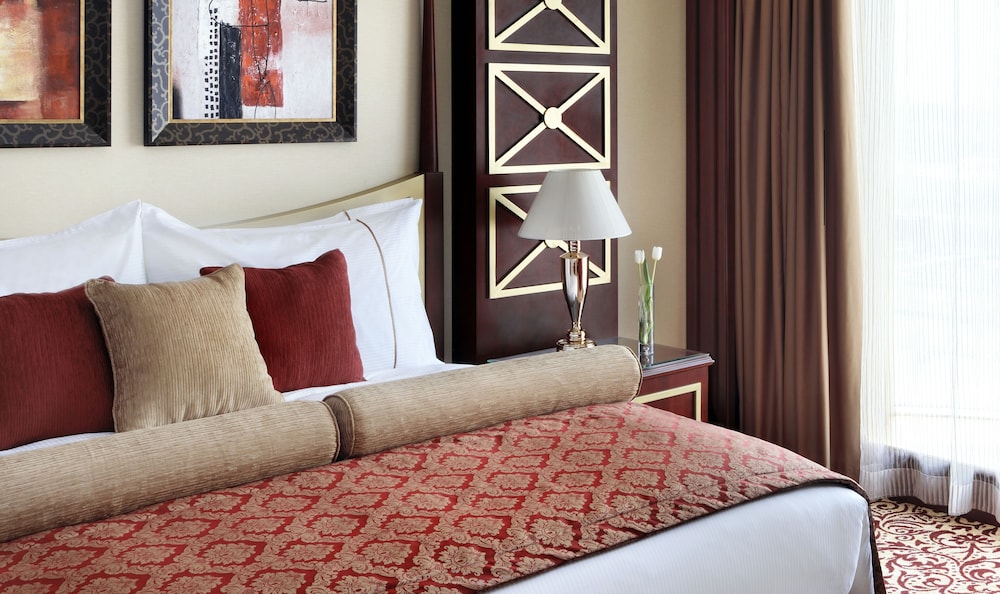 Suite Business, 1 cama de matrimonio grande del hotel Mövenpick City Star Jeddah. Foto 3
