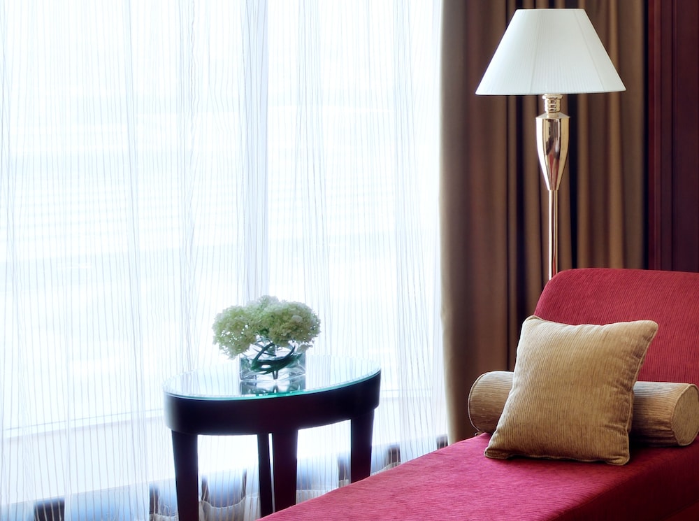 Habitación Deluxe, 1 cama de matrimonio grande del hotel Mövenpick City Star Jeddah. Foto 4