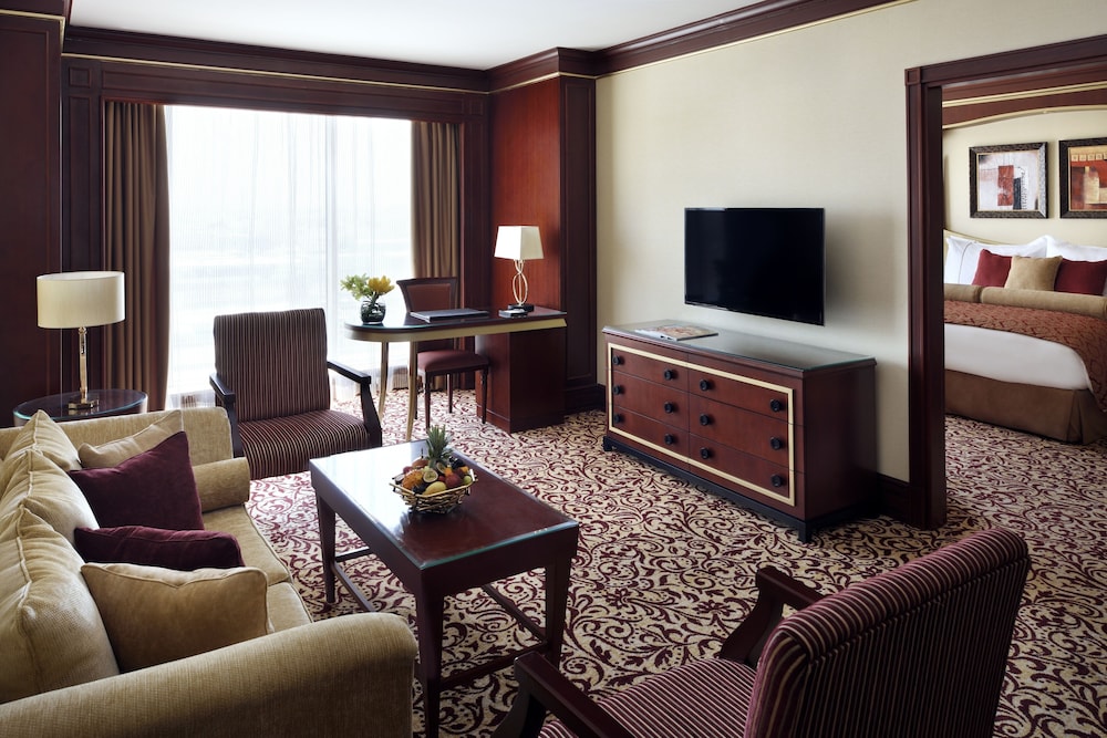 Suite Deluxe, 1 cama de matrimonio grande del hotel Mövenpick City Star Jeddah. Foto 1
