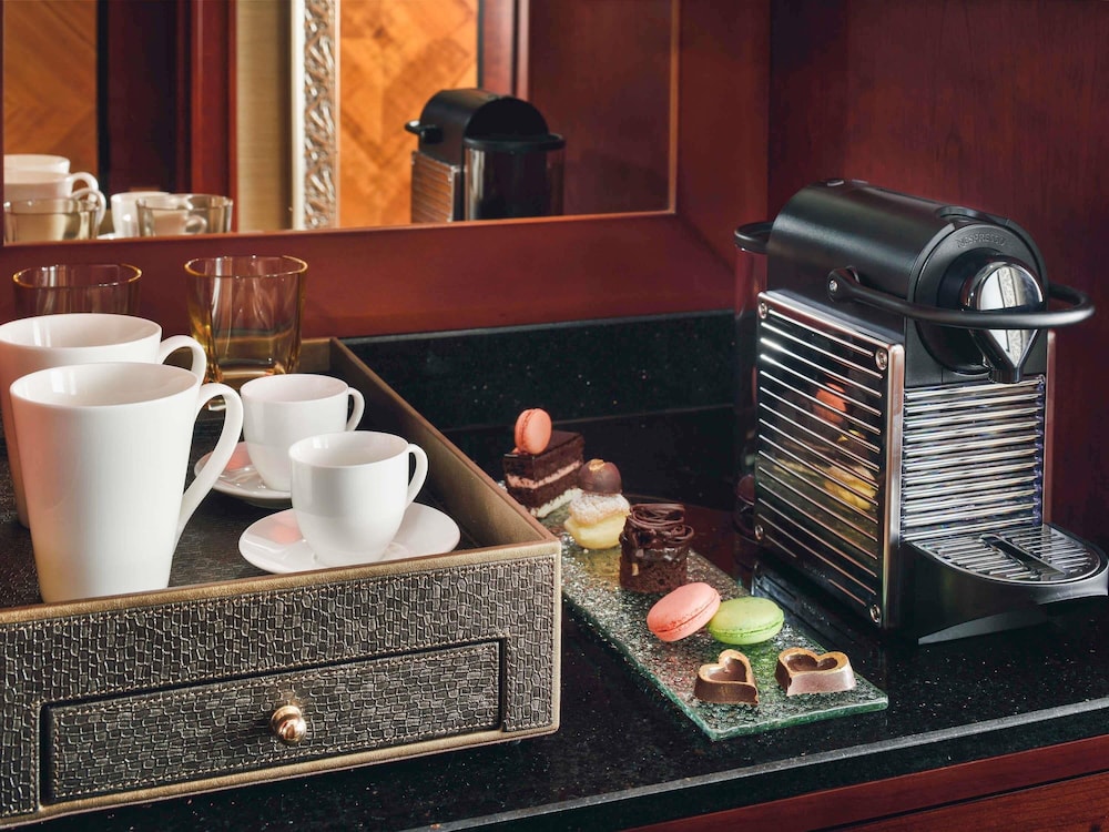 Suite Deluxe, 1 cama de matrimonio grande del hotel Mövenpick City Star Jeddah. Foto 4