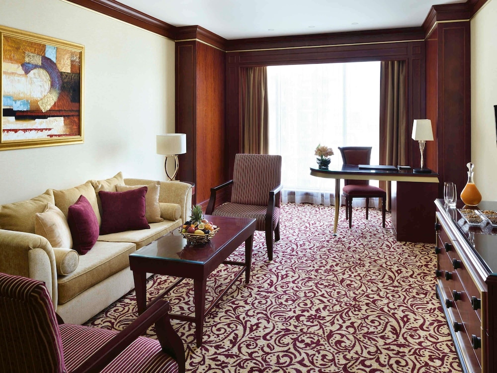 Suite Deluxe, 1 cama de matrimonio grande del hotel Mövenpick City Star Jeddah. Foto 5