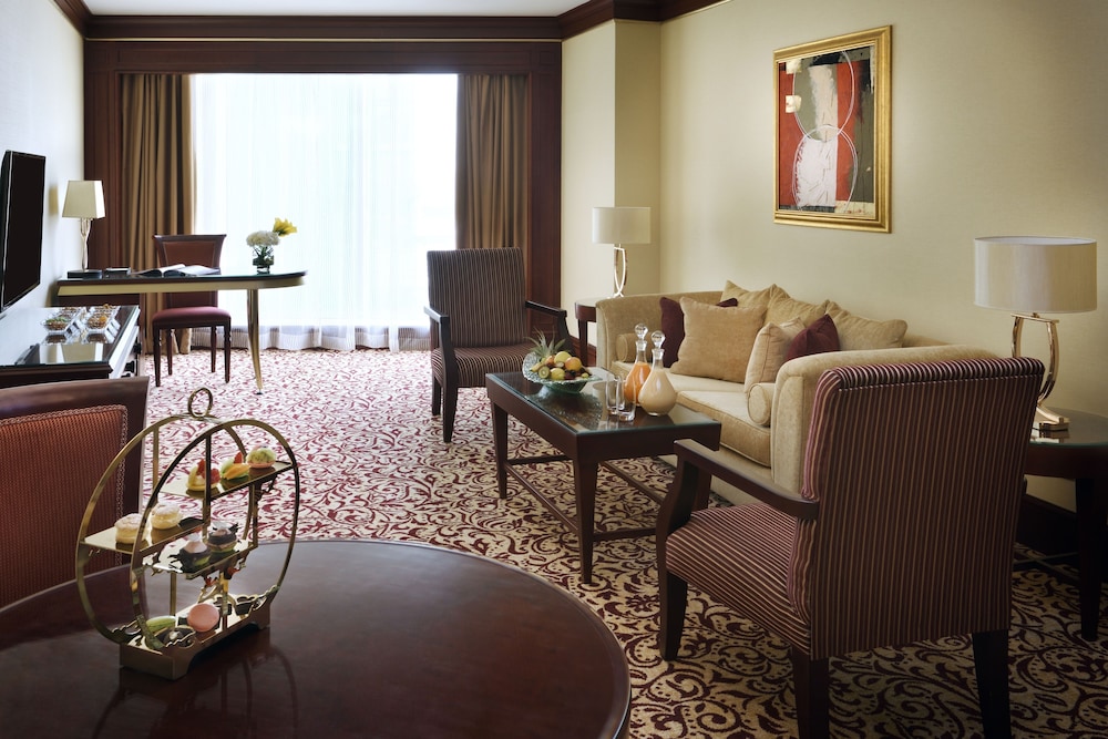 Suite, 1 cama de matrimonio grande (Diplomatic) del hotel Mövenpick City Star Jeddah. Foto 2