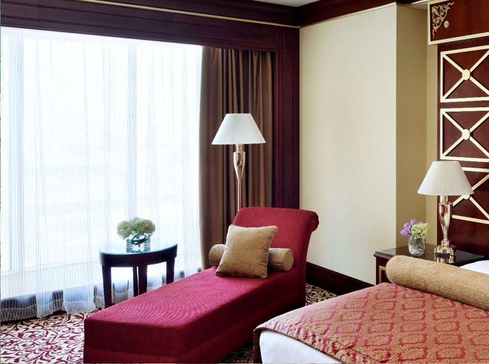Suite, 1 cama de matrimonio grande (Diplomatic) del hotel Mövenpick City Star Jeddah. Foto 3