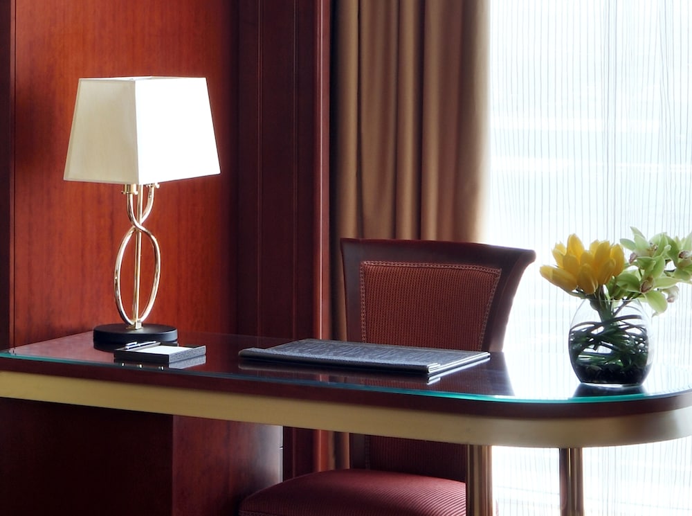 Suite, 1 cama de matrimonio grande (Diplomatic) del hotel Mövenpick City Star Jeddah. Foto 4