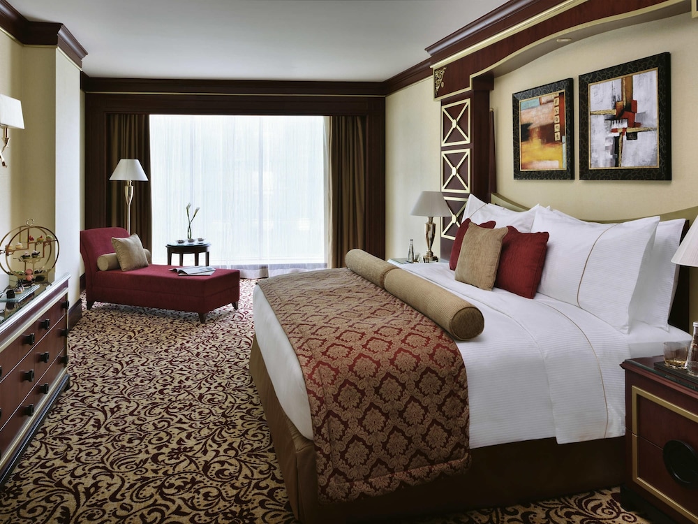 Suite, 1 cama de matrimonio grande (Diplomatic) del hotel Mövenpick City Star Jeddah. Foto 5