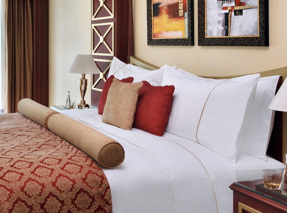 Habitación Deluxe, 1 cama de matrimonio grande (Deluxe) del hotel Mövenpick City Star Jeddah. Foto 2