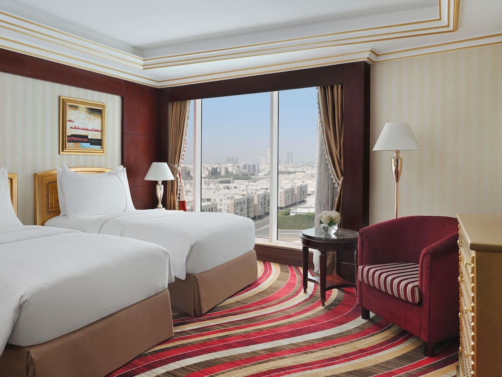 Habitación superior con 2 camas individuales, 2 camas individuales del hotel Mövenpick City Star Jeddah. Foto 4